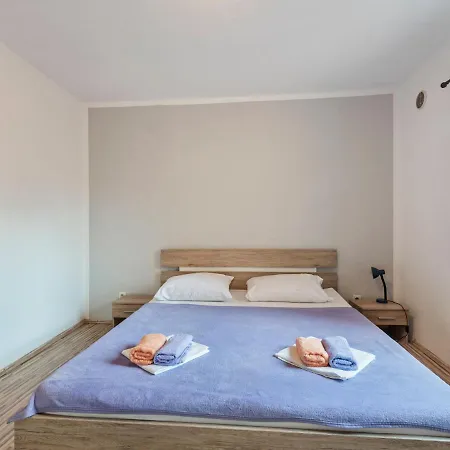 Enticing In Near Seabeach Apartment *