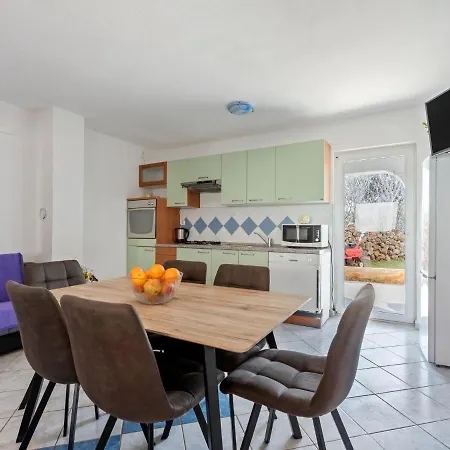 Enticing In Near Seabeach * Vir