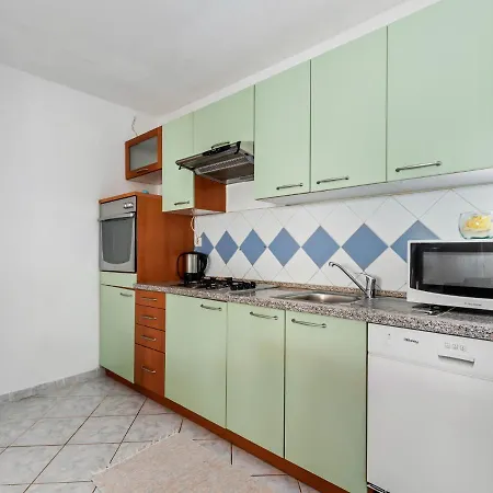 Enticing In Near Seabeach Apartment *
